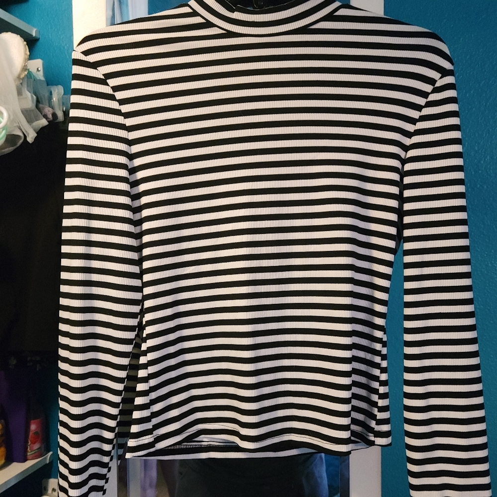 Brand: Shein. Size: Large. Color: White with black stripes